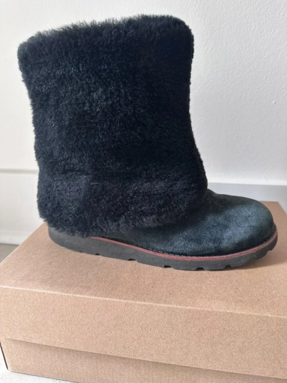UGG Austrailia Maylin Suede Shearling Ankle Boots - Black - Sz 6